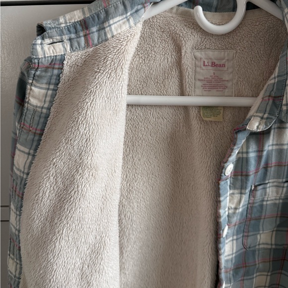 LL Bean womens sherpa lined flannel. Size petite small. - Picture 4 of 5